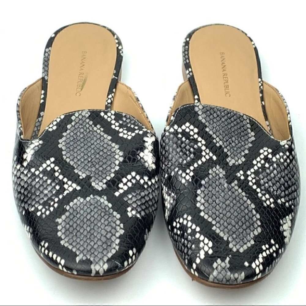 Banana Republic Flats Size 7.5 Print Python Mules - image 3